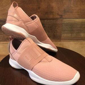 Soft pink Puma